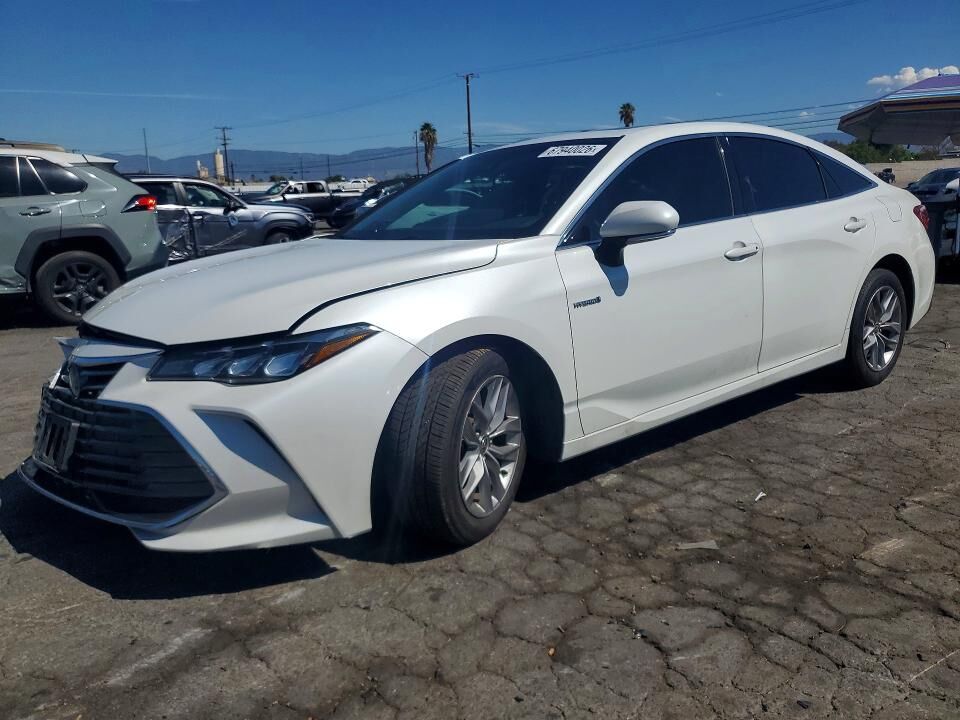 2020 TOYOTA Avalon