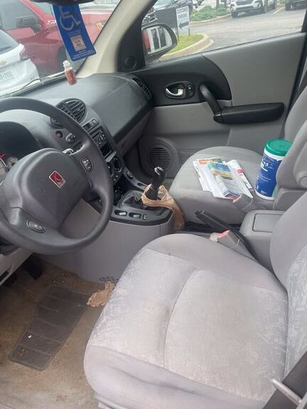 2004 SATURN Vue
