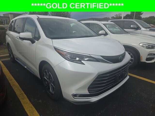 2025 TOYOTA Sienna