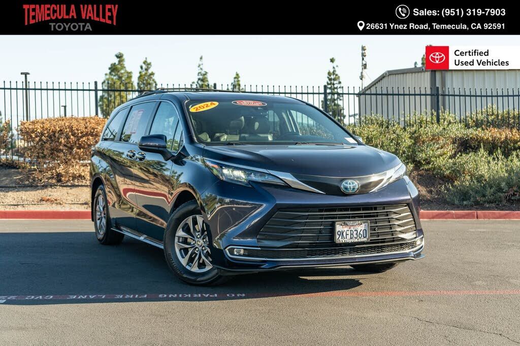 2024 TOYOTA Sienna