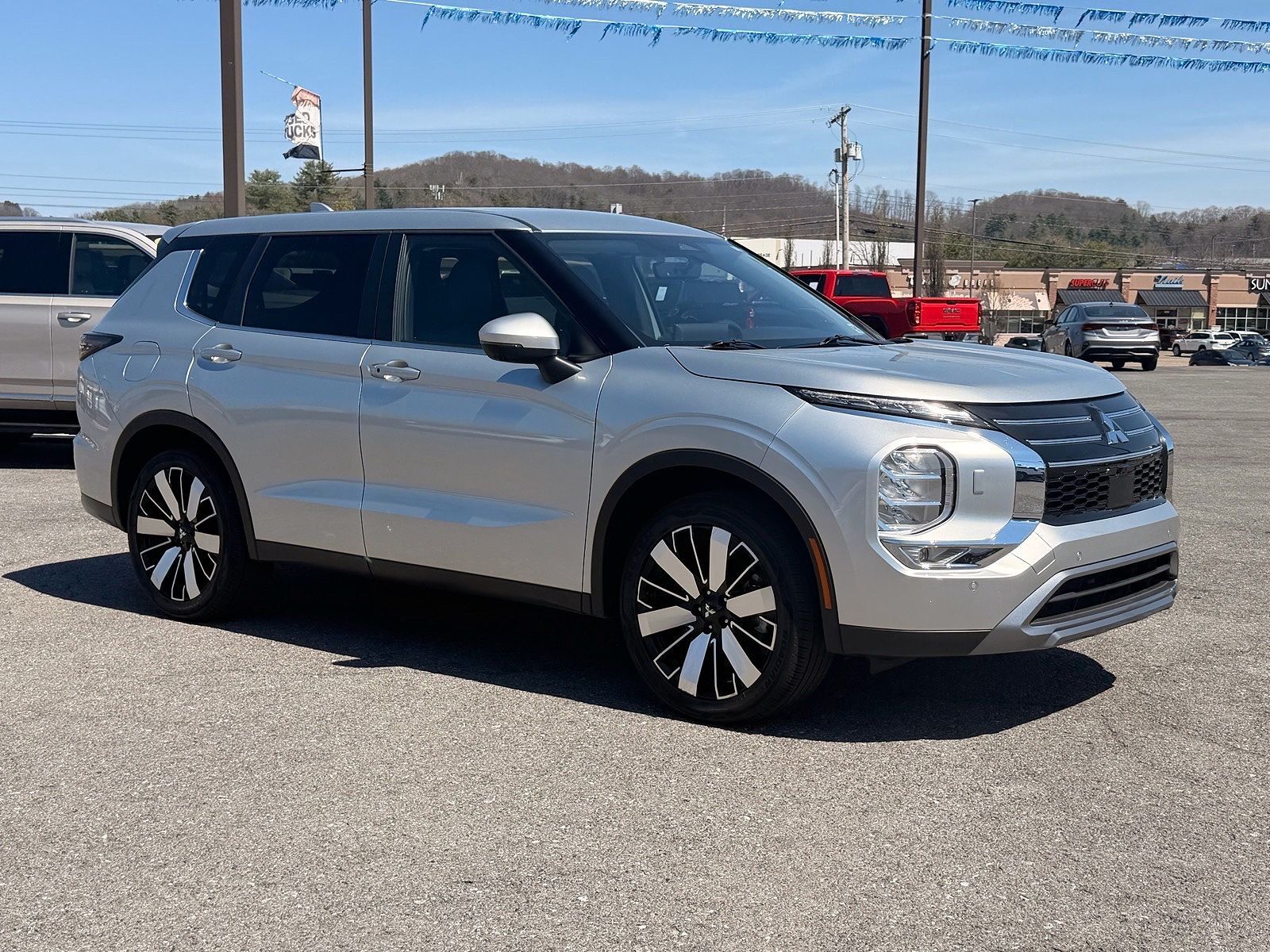 2025 MITSUBISHI Outlander