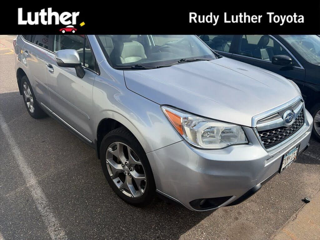 2016 SUBARU Forester