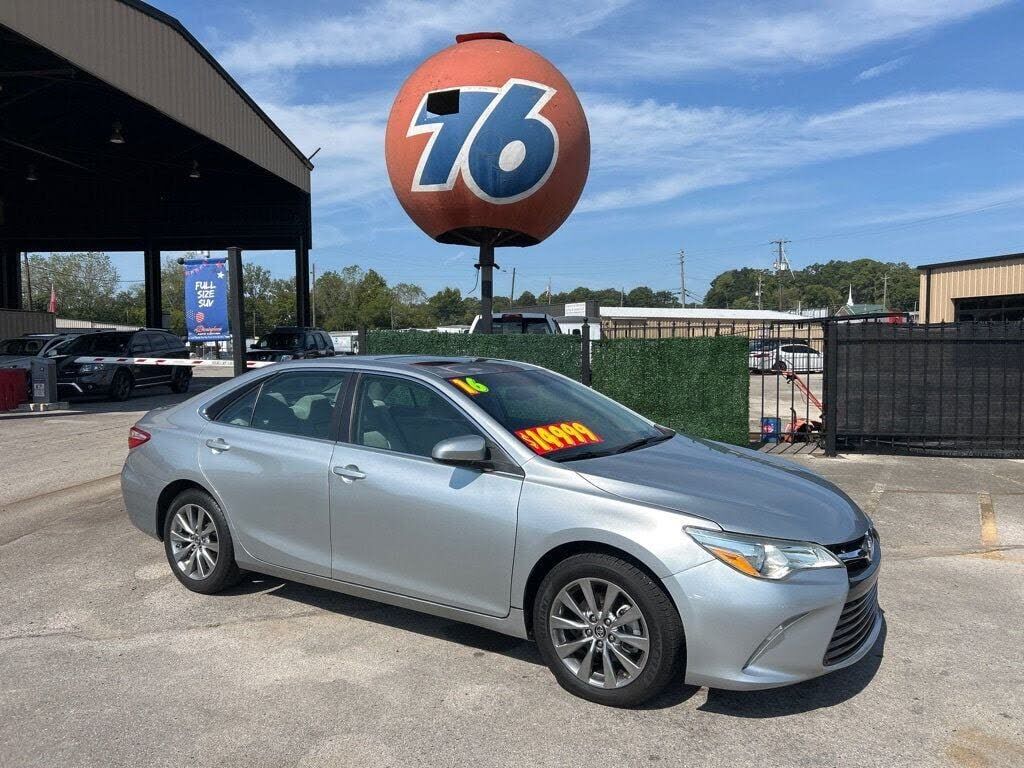 2016 TOYOTA Camry