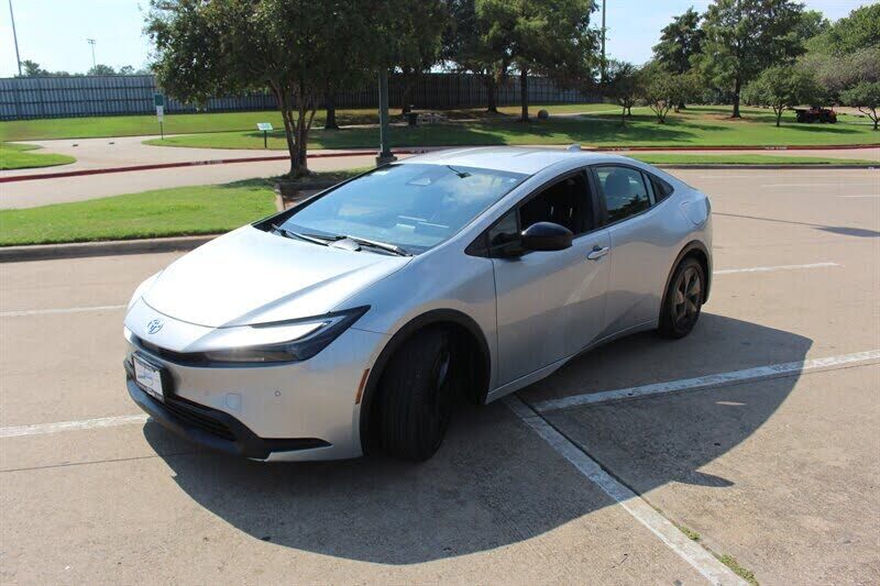 2024 TOYOTA PRIUS
