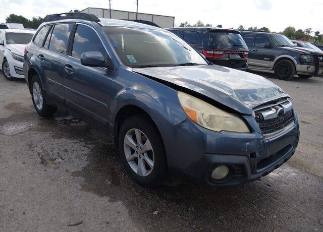 2013 SUBARU Outback
