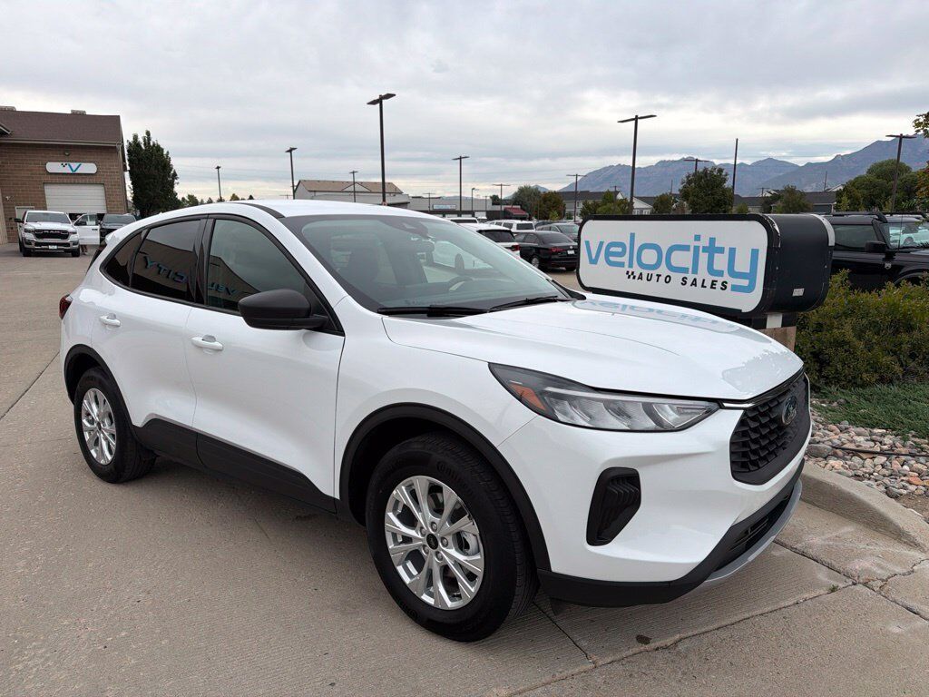2025 FORD Escape