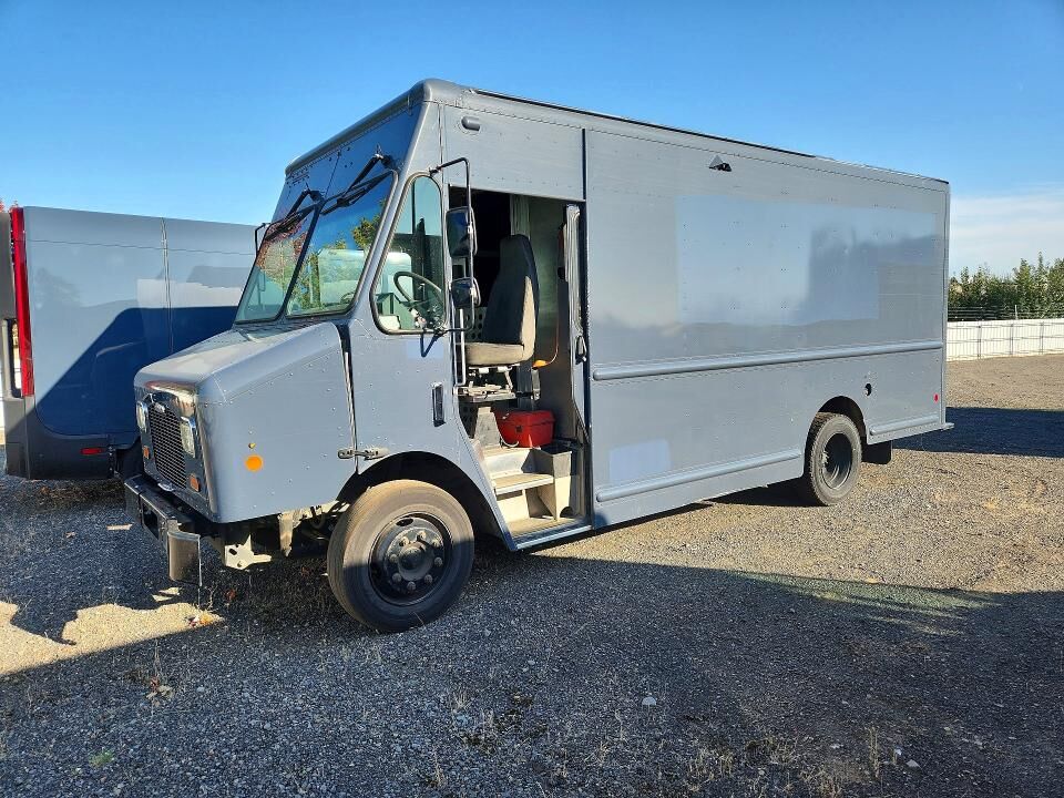 2021 FREIGHTLINER MT 45G Front Gasoline Engine Walk in Van Chassis