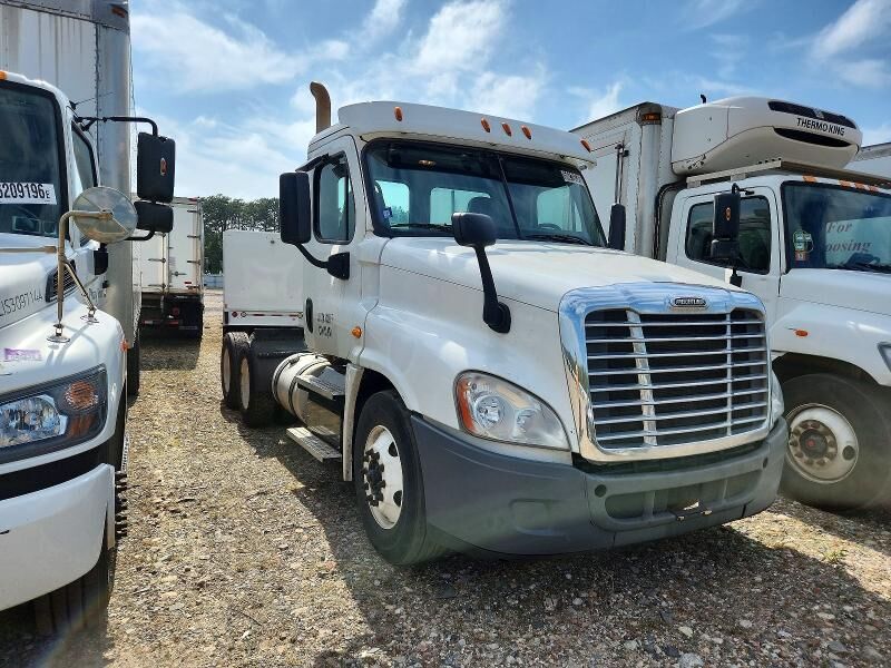 2020 FREIGHTLINER Cascadia