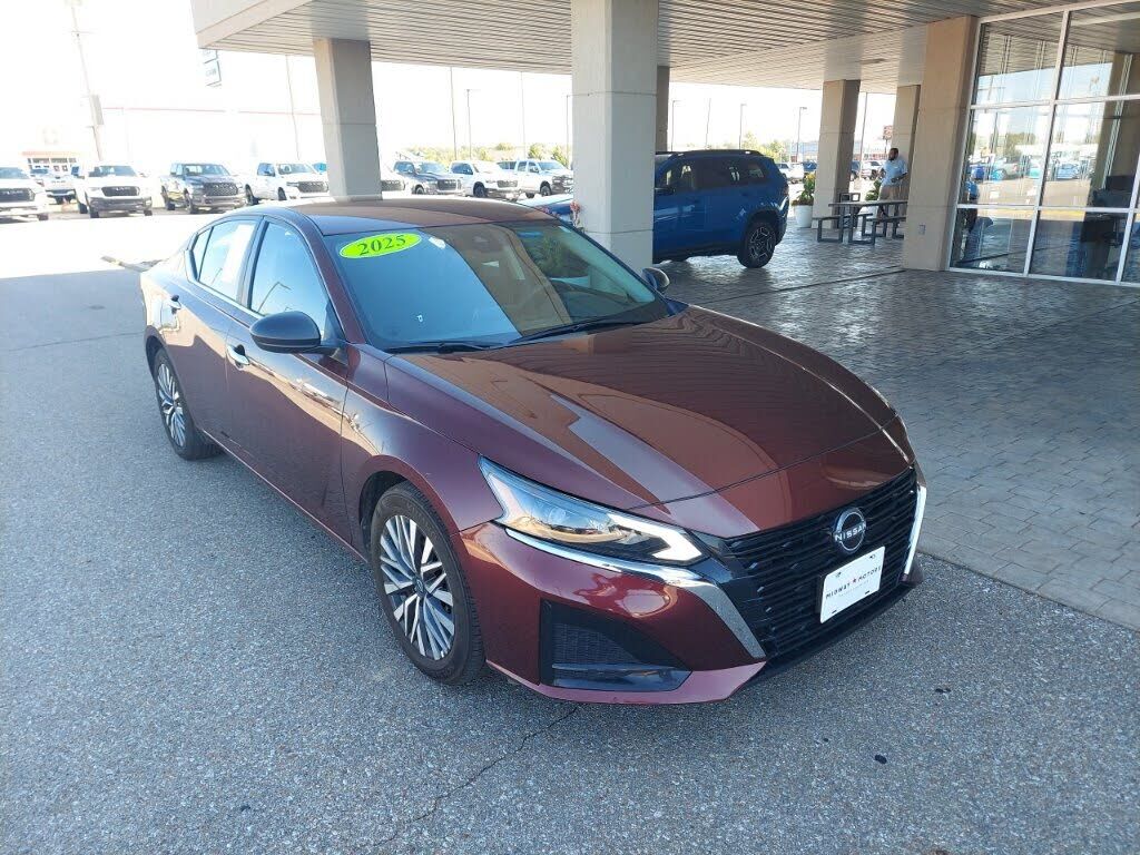 2025 NISSAN Altima