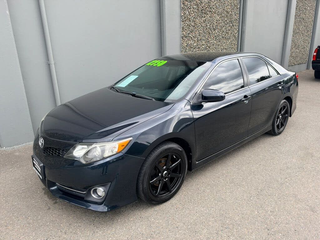 2013 TOYOTA Camry