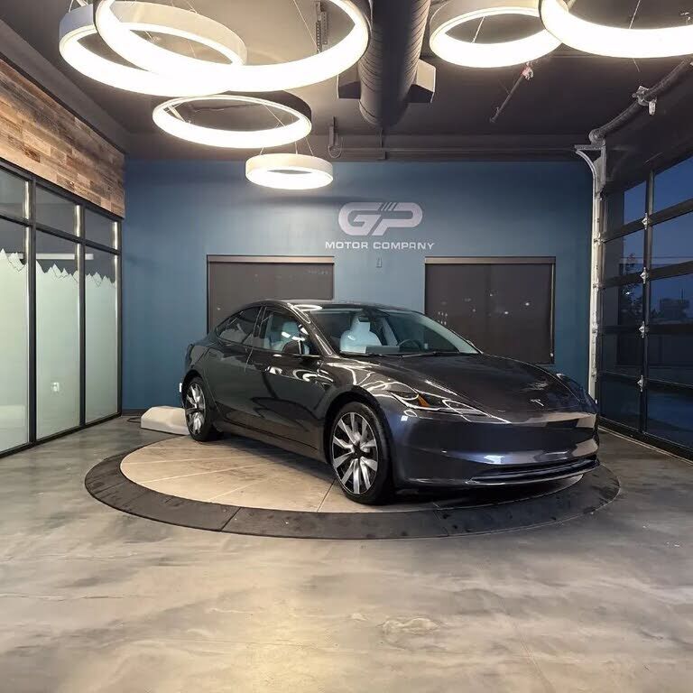 2025 TESLA Model 3