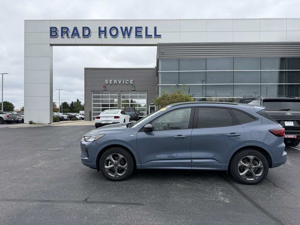 2024 FORD Escape