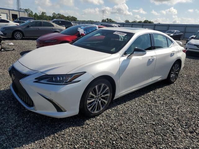2021 LEXUS ES