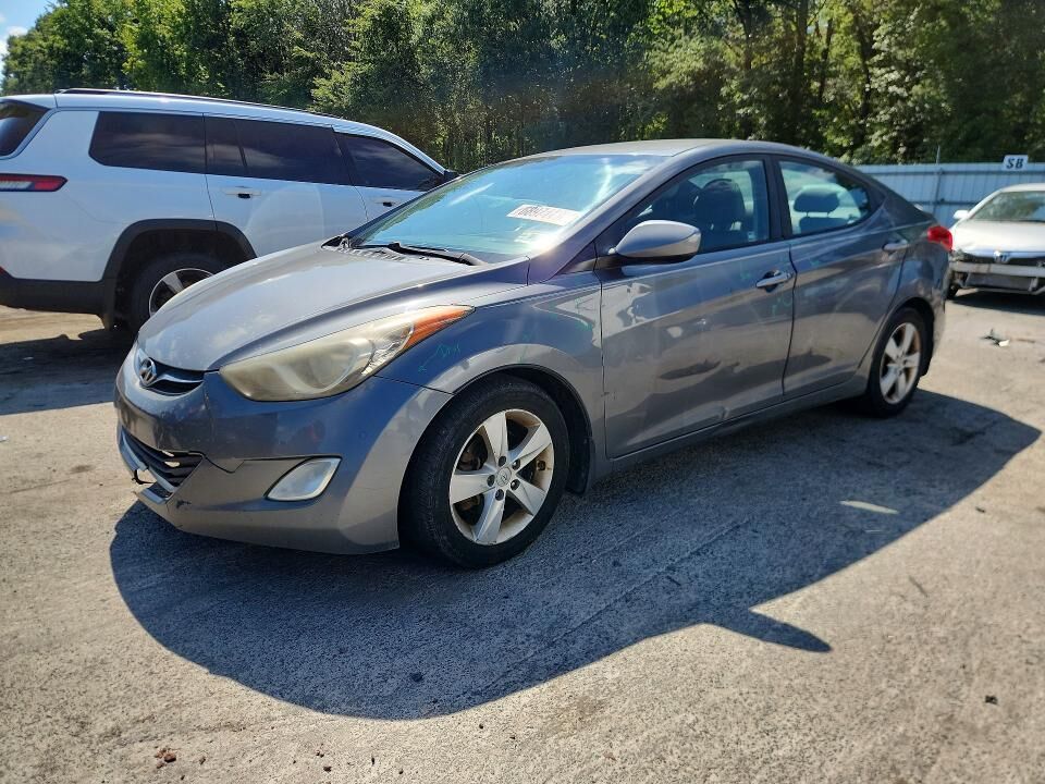 2013 HYUNDAI Elantra