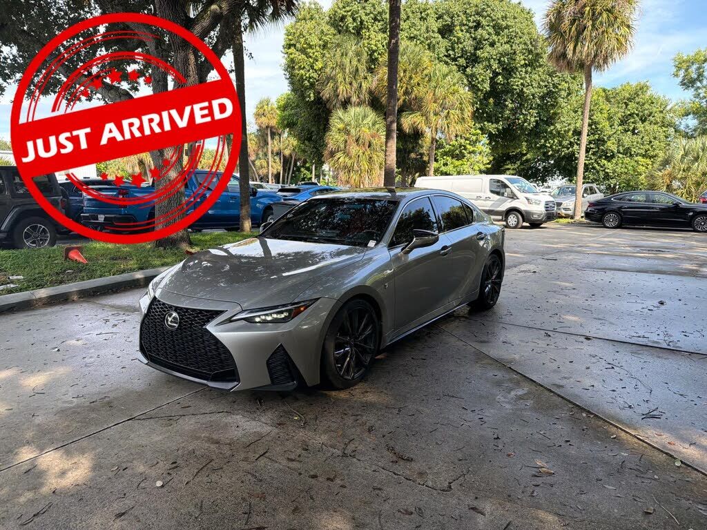 2022 LEXUS IS