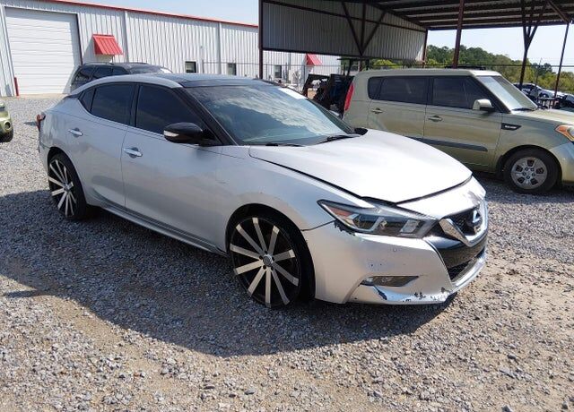 2017 NISSAN Maxima