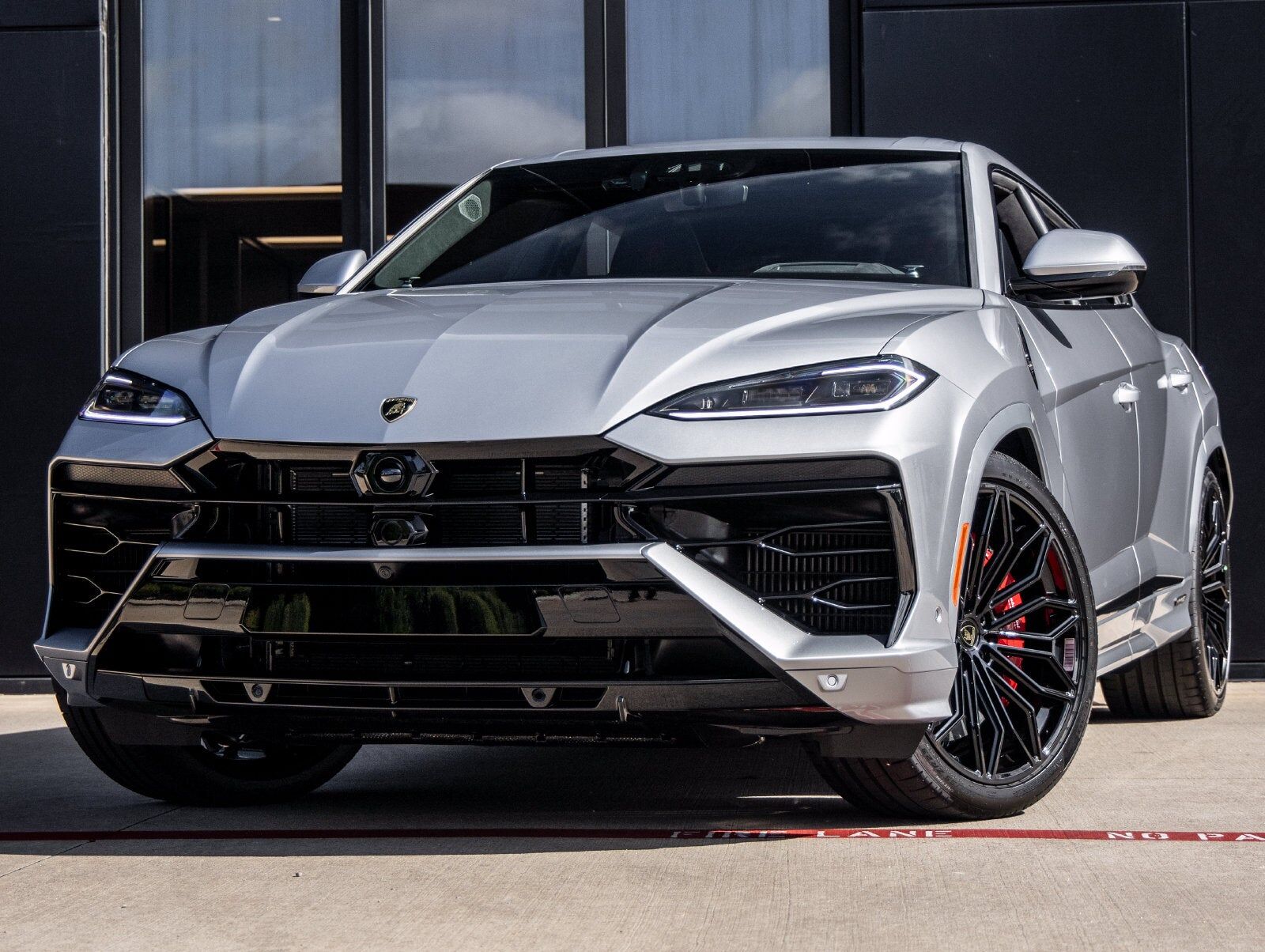 2026 LAMBORGHINI URUS