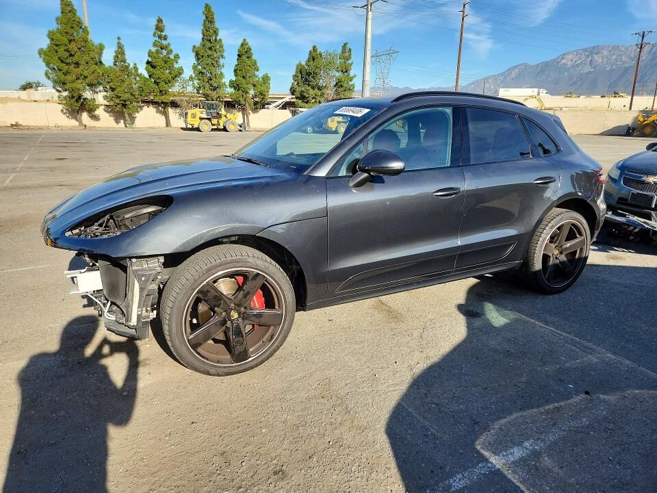 2018 PORSCHE Macan