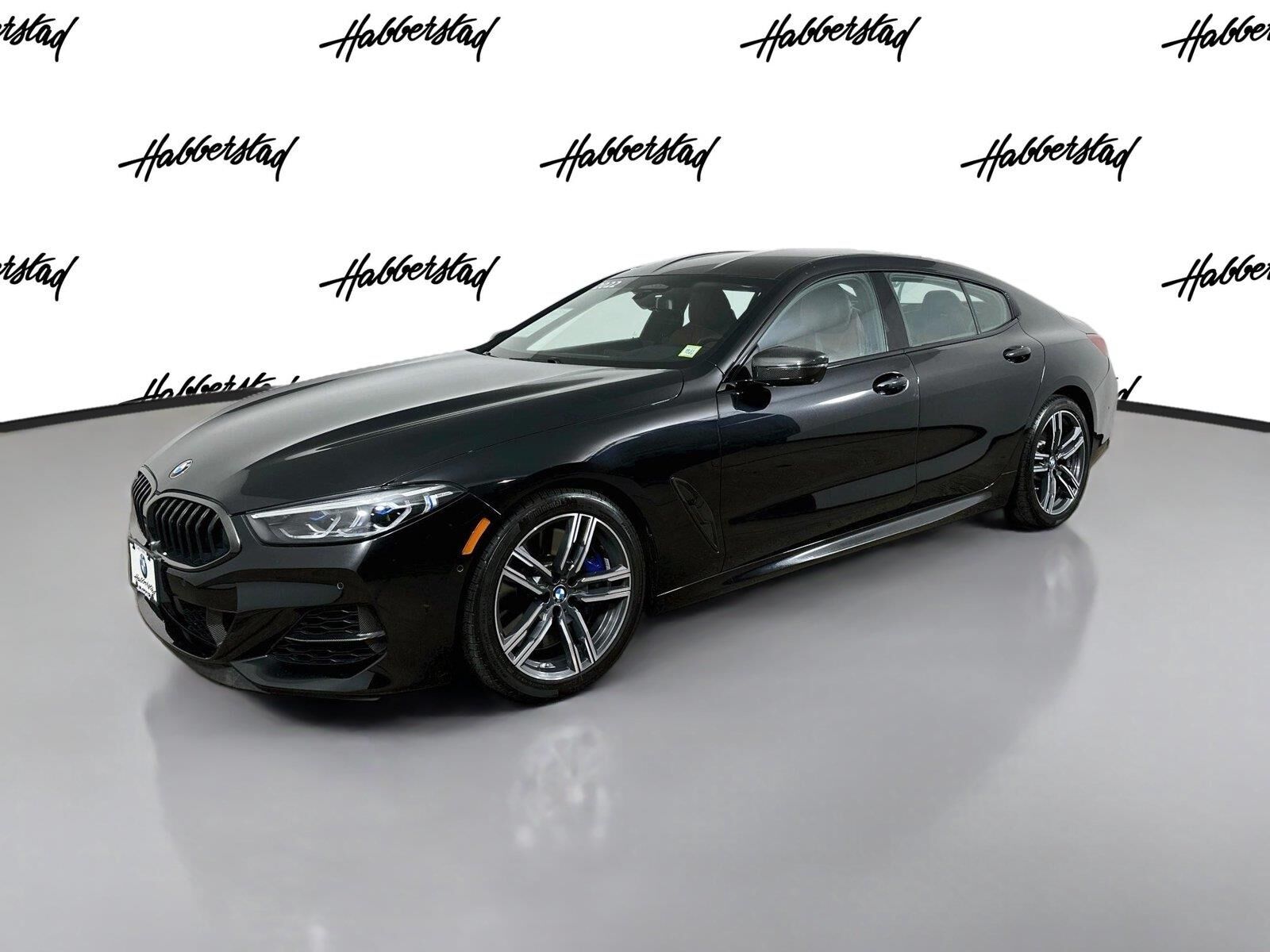 2022 BMW M8