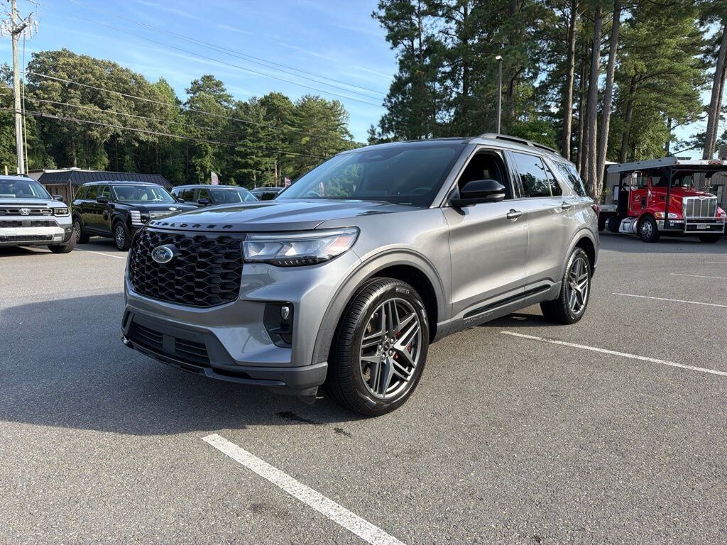 2025 FORD Explorer