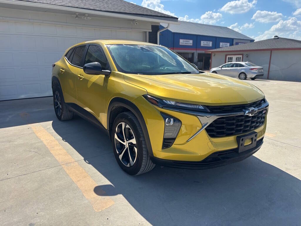 2025 CHEVROLET Trax