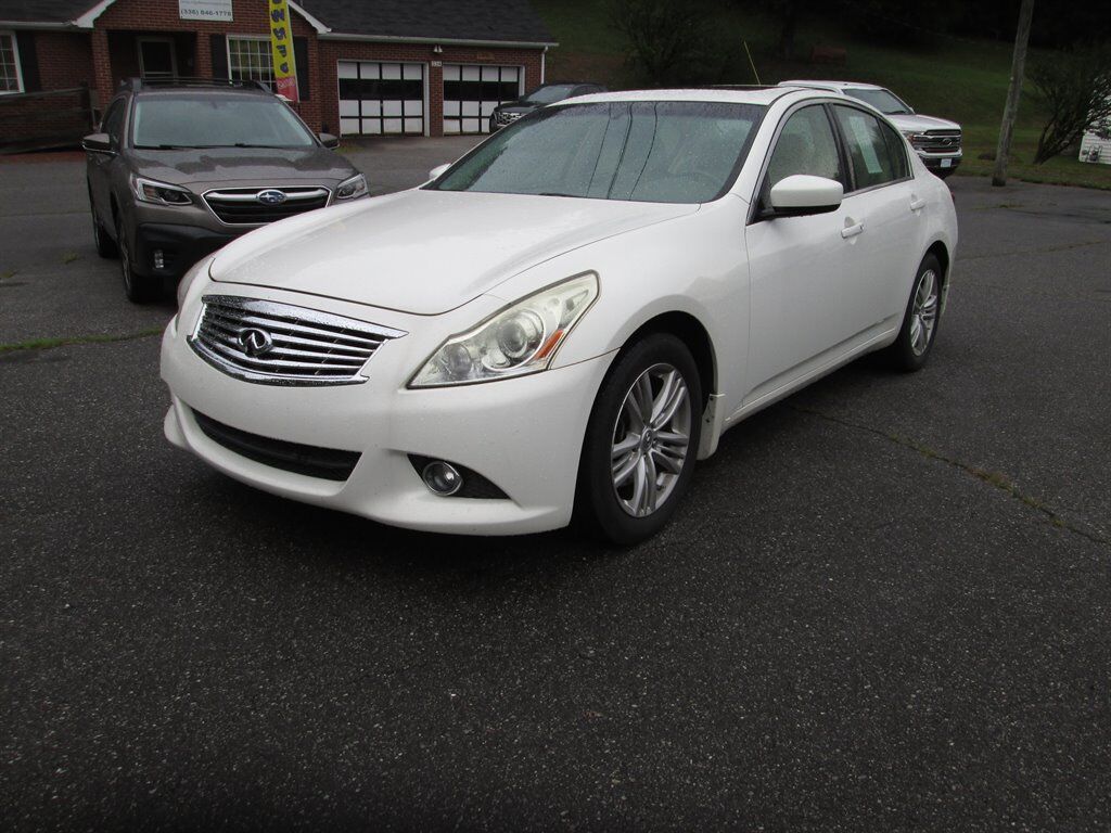 2013 INFINITI G37