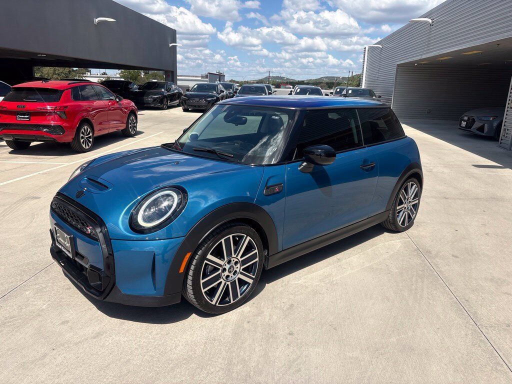 2024 MINI Hardtop