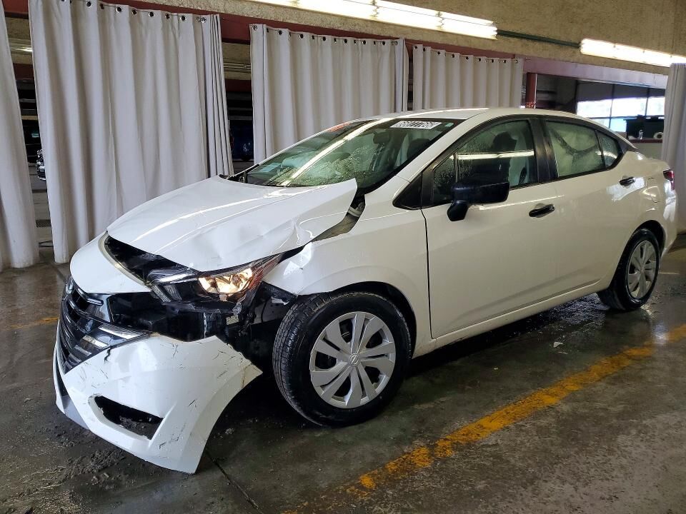 2023 NISSAN Versa