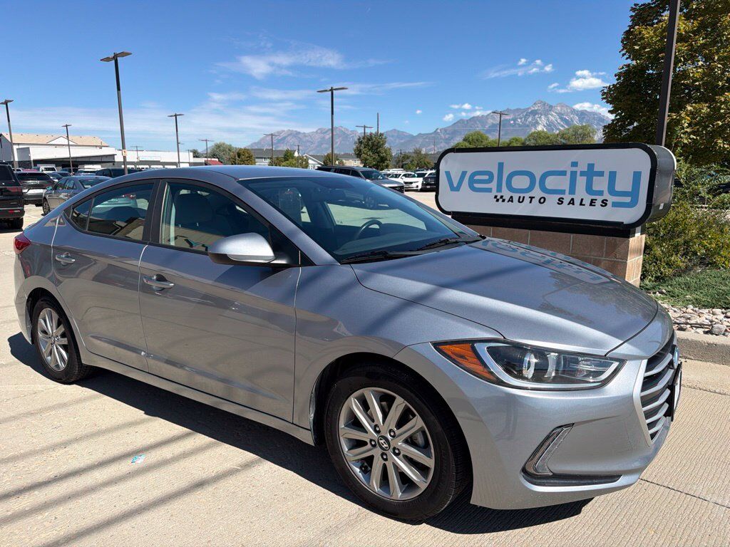 2017 HYUNDAI Elantra
