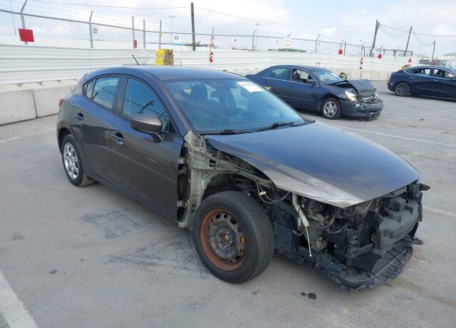 2016 MAZDA Mazda3