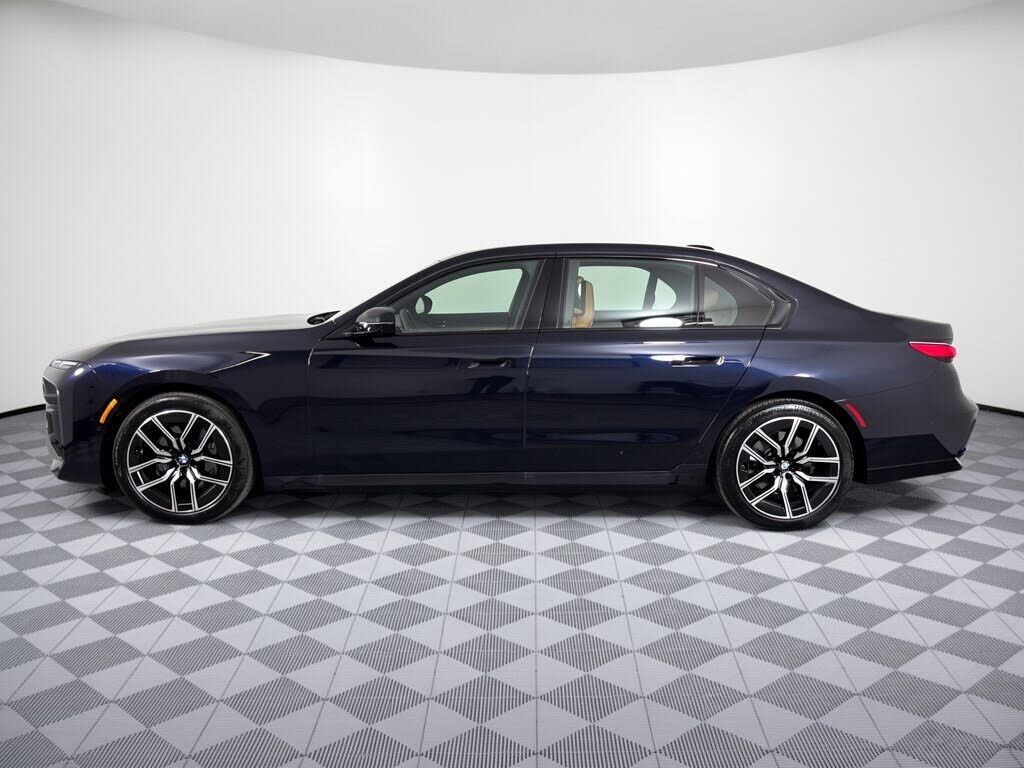 2026 BMW 740i