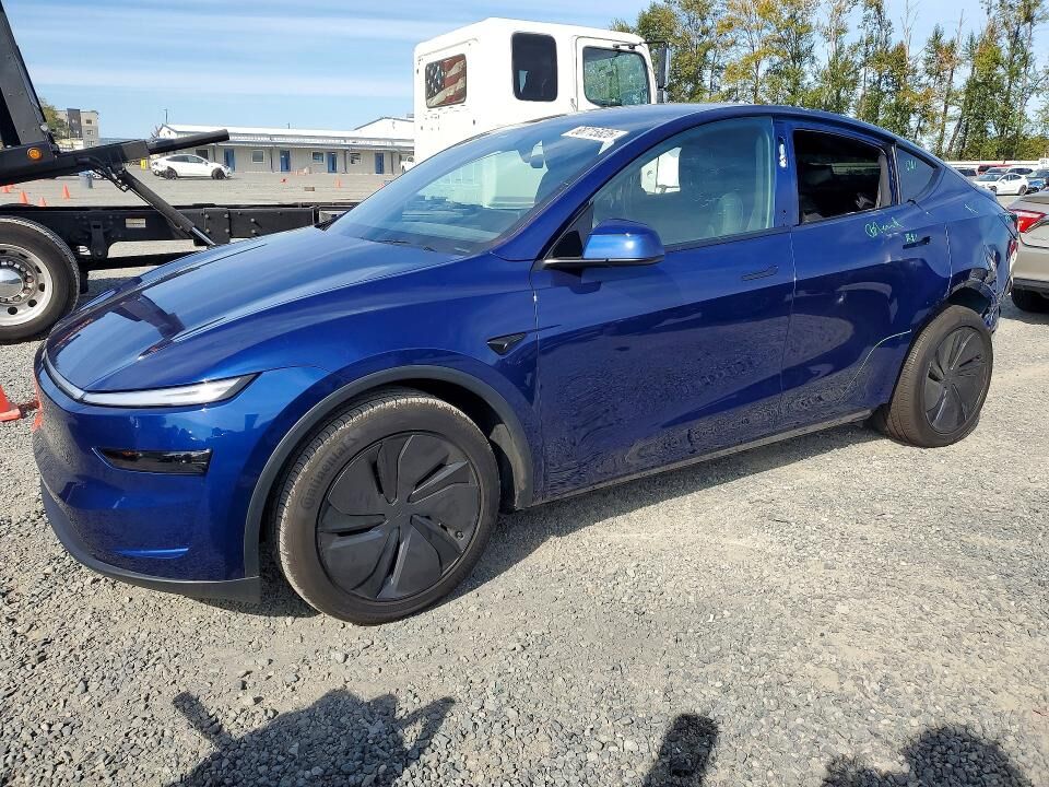2026 TESLA Model Y