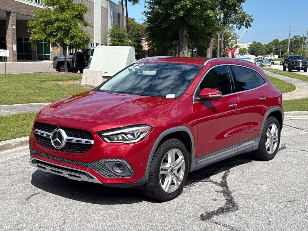 2022 MERCEDES-BENZ GLA-Class