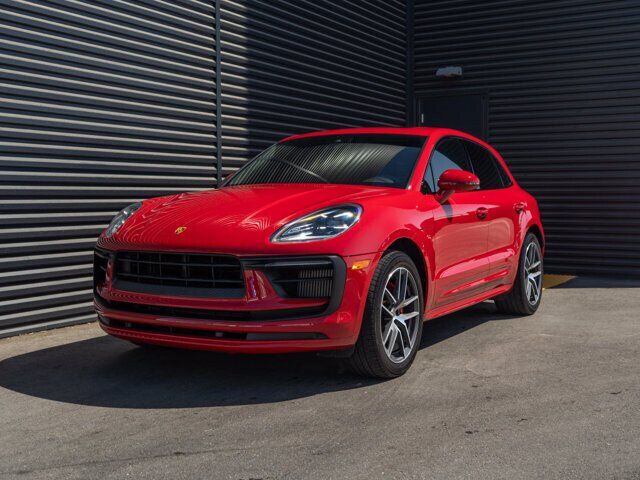 2022 PORSCHE Macan