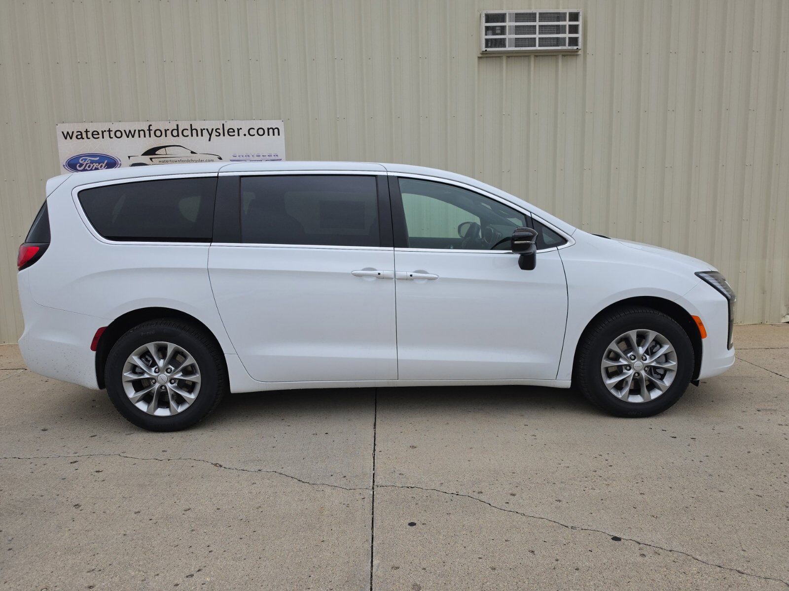 2027 CHRYSLER Pacifica