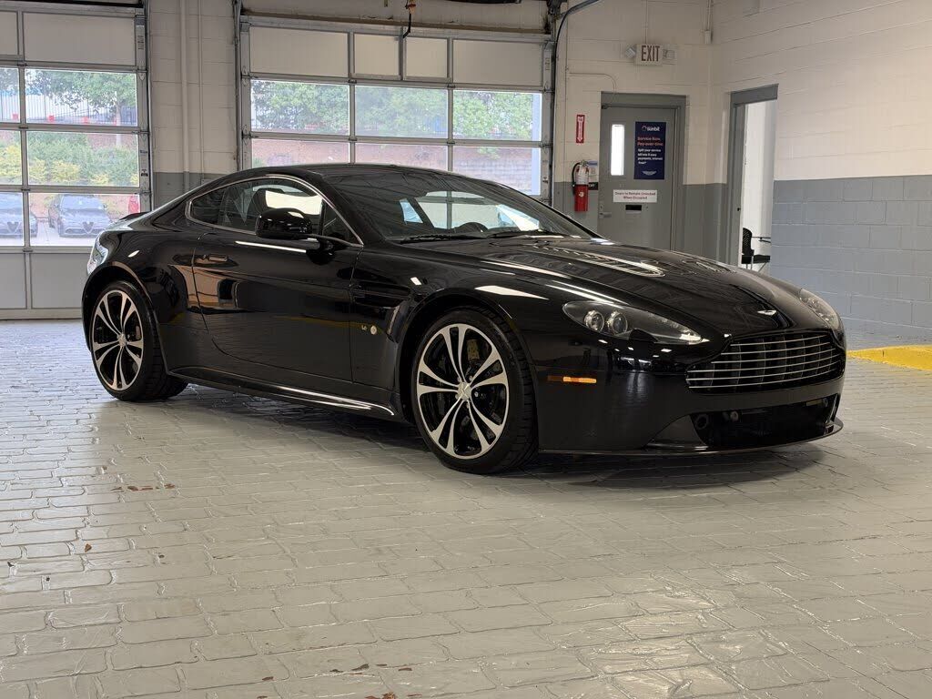 2011 ASTON MARTIN V12 Vantage
