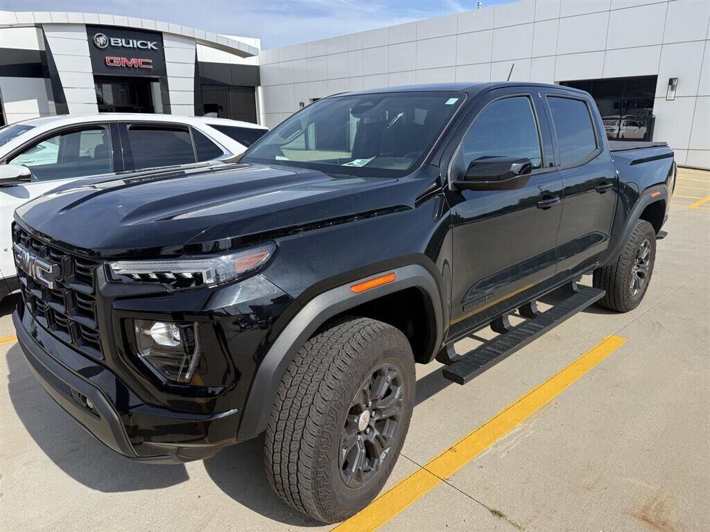 2024 GMC Canyon