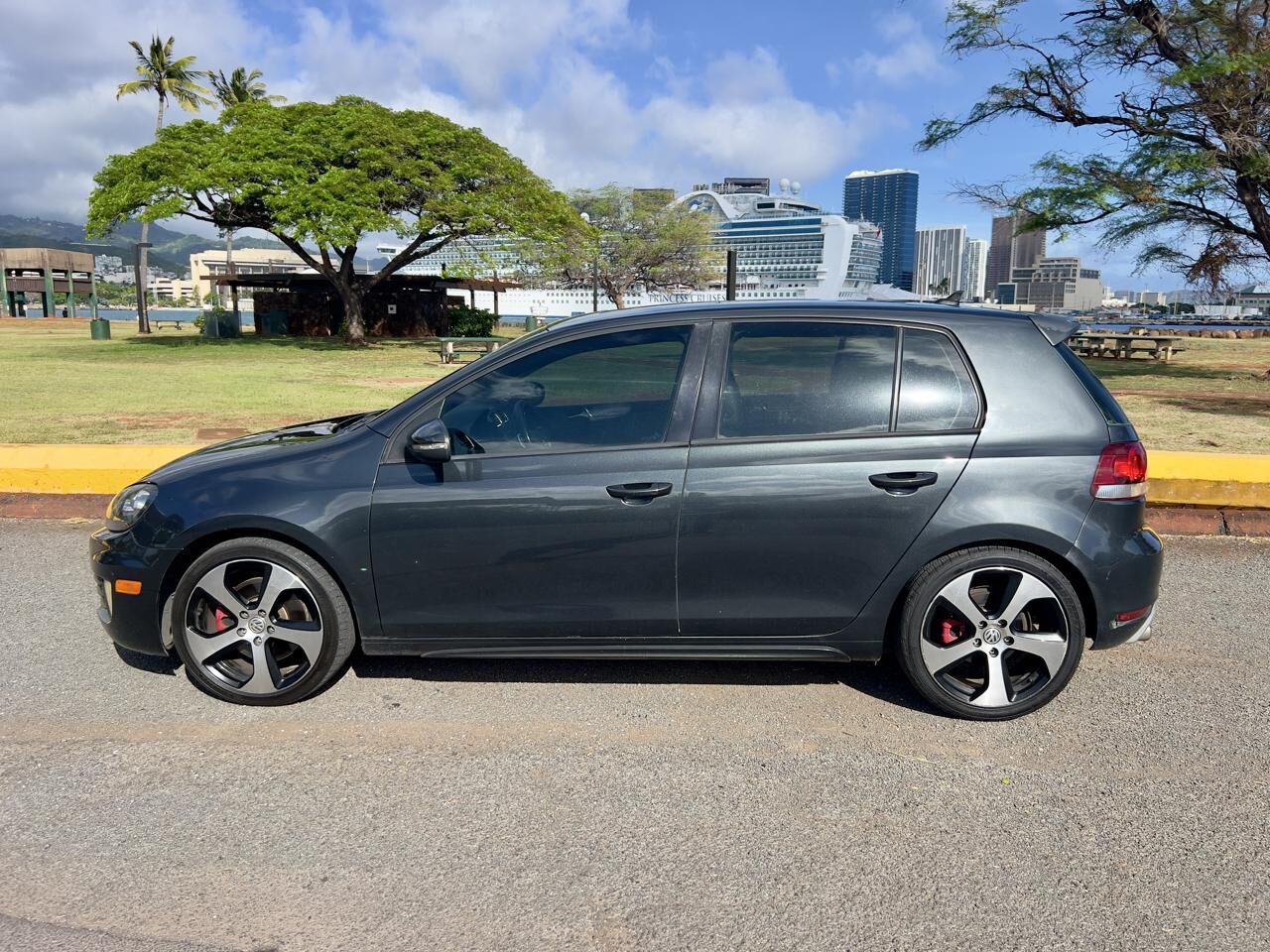 2011 VOLKSWAGEN GTI