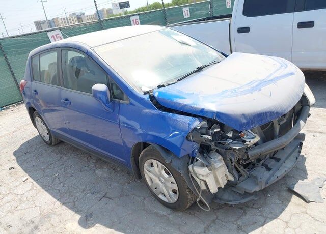 2010 NISSAN Versa