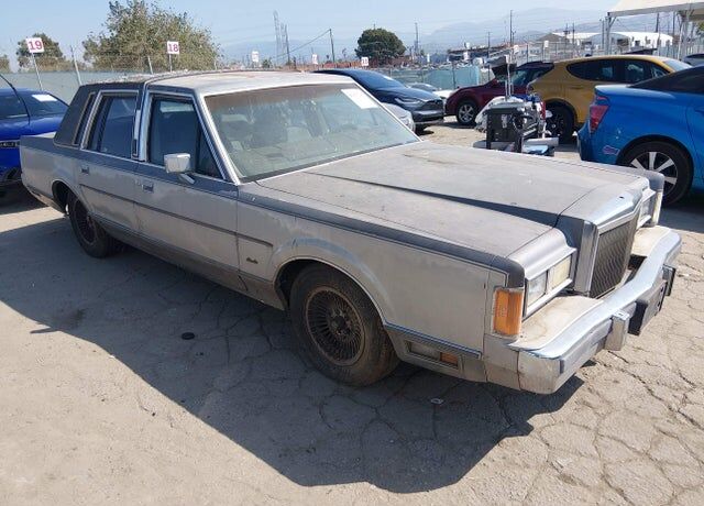 1988 LINCOLN Town Car