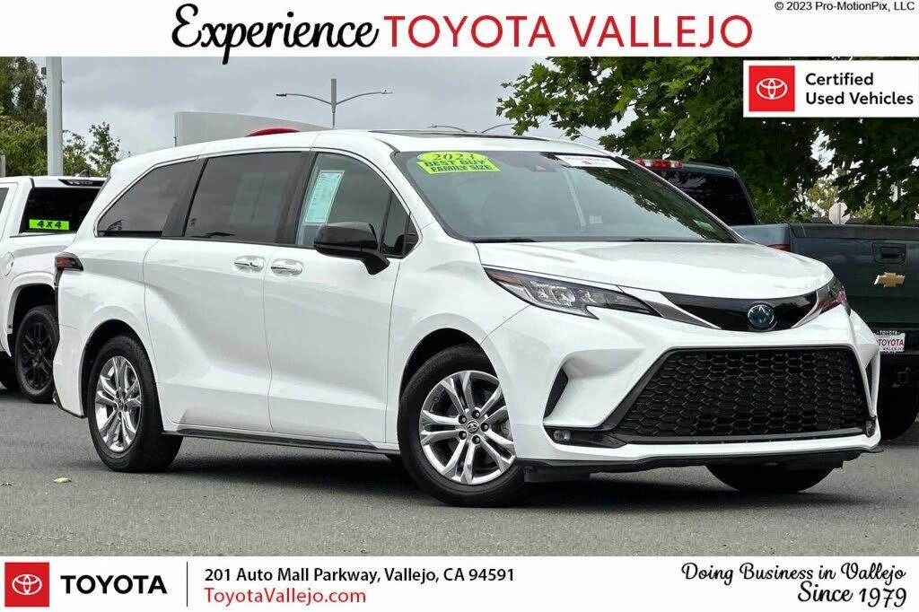 2023 TOYOTA Sienna