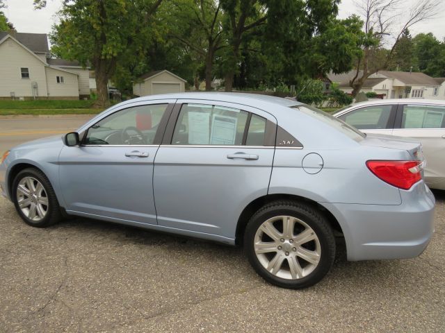 2013 CHRYSLER 200