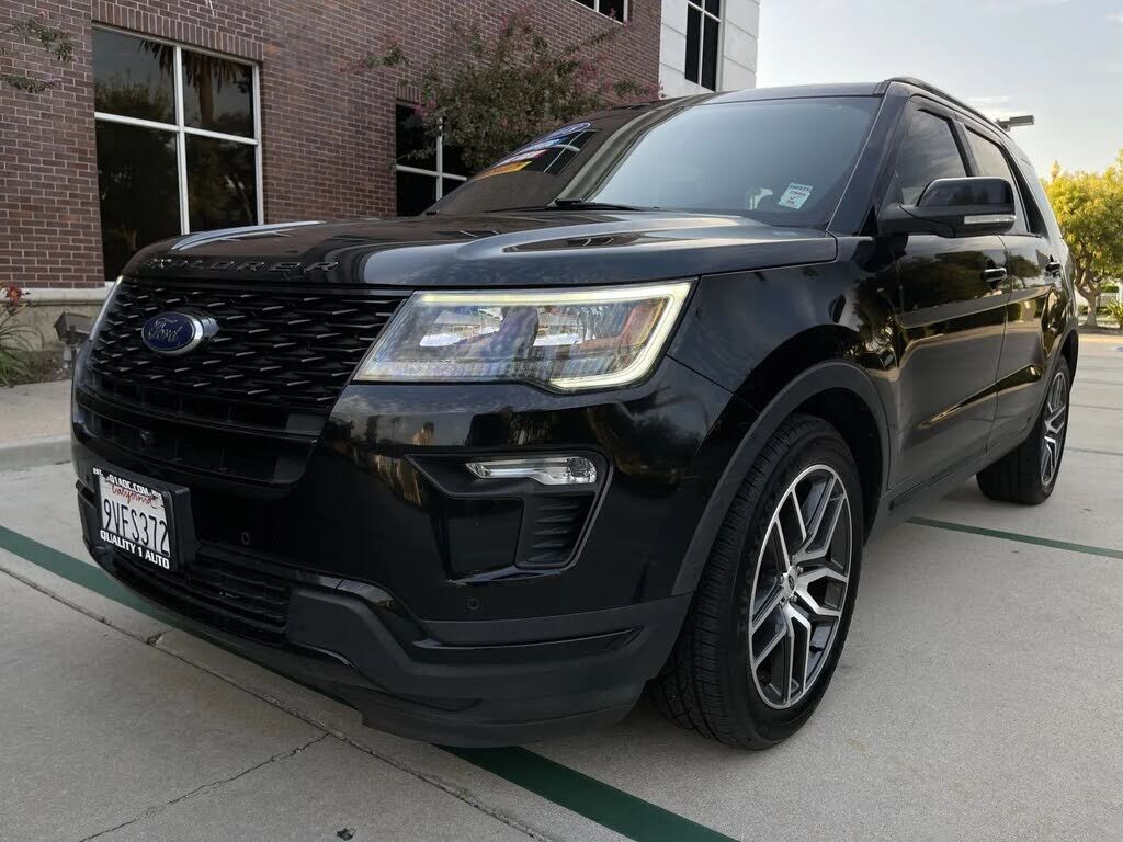 2018 FORD Explorer