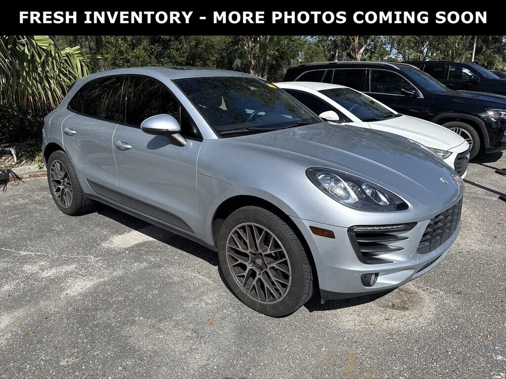 2017 PORSCHE Macan