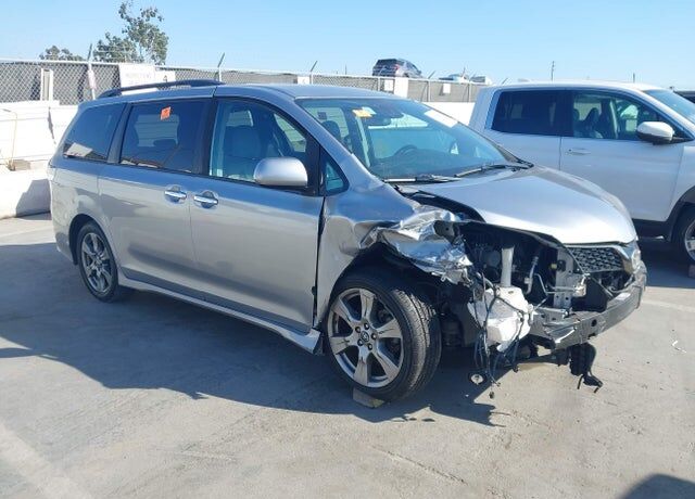 2018 TOYOTA Sienna