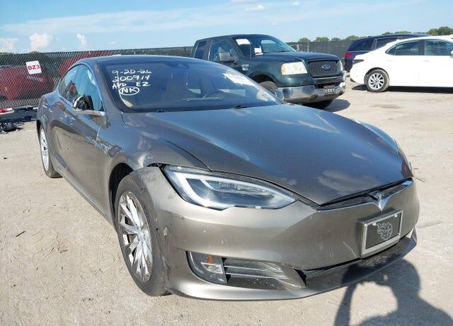 2016 TESLA Model S