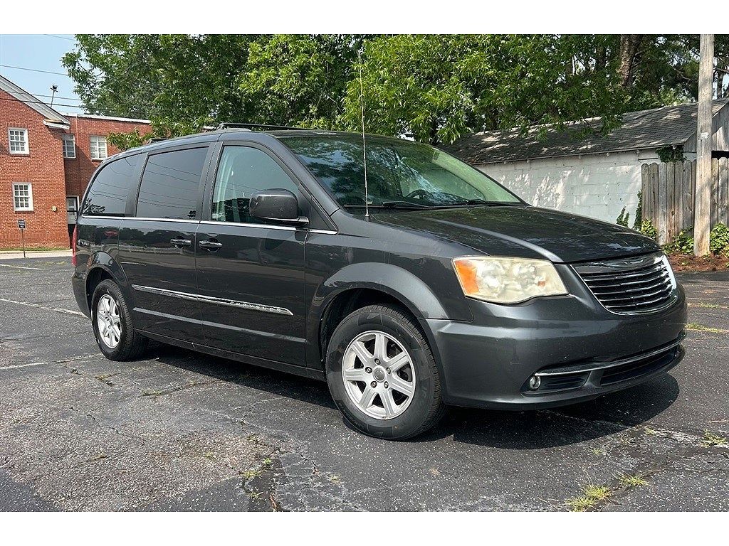 2012 CHRYSLER Town and Country