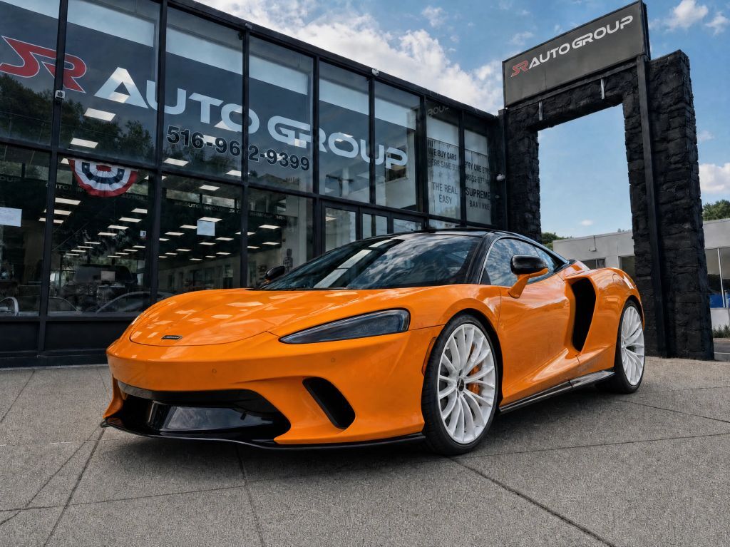 2023 MCLAREN GT
