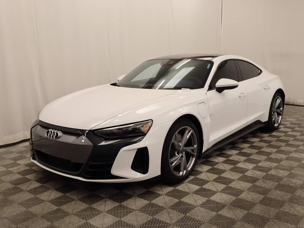 2022 AUDI e-tron