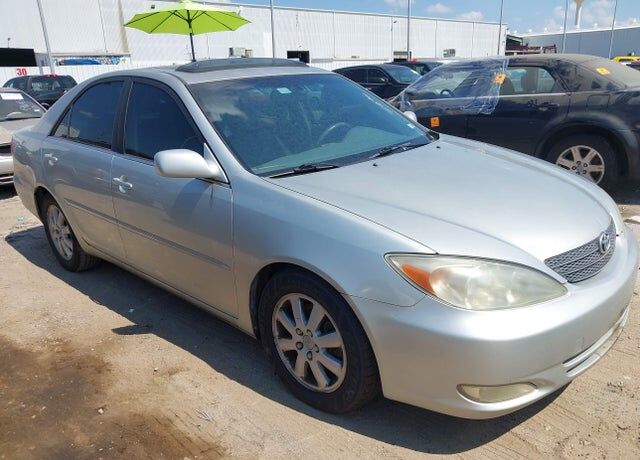 2004 TOYOTA Camry